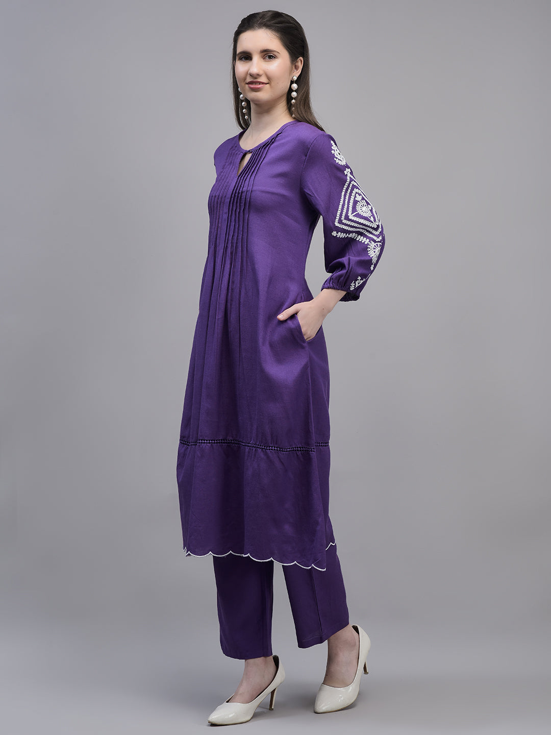 Women's Purple Rayon Fabric Kurta With Pockets and pants