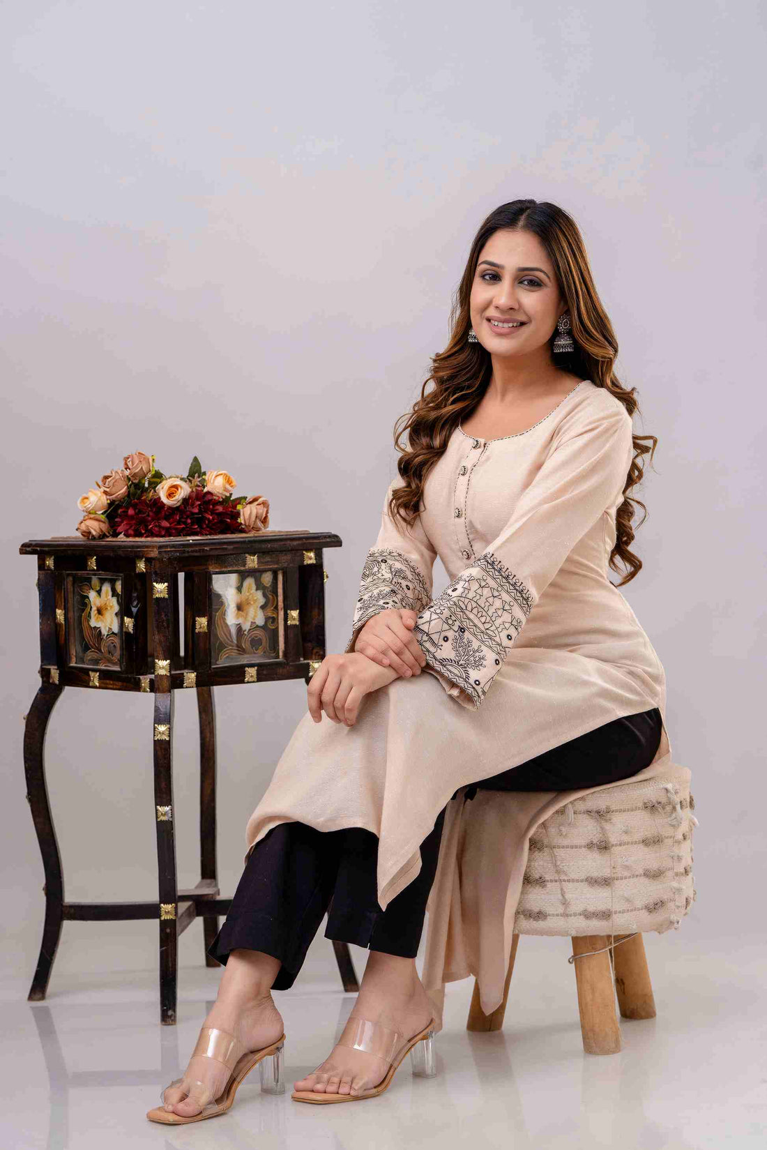 Women's Off white Linen Fabric Pakistani Kurta With Pants