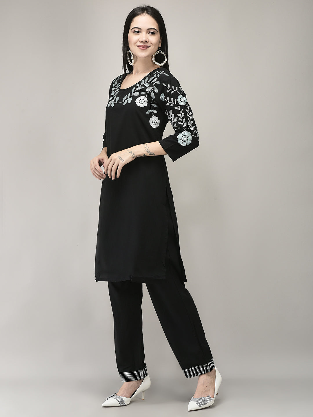 Women's Black Cotton Fabric Thread Ethnic Embroidery Kurta with Pants