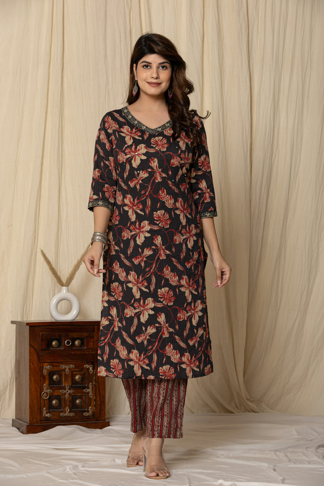 Women's black cotton Fabric Floral Kurta Set