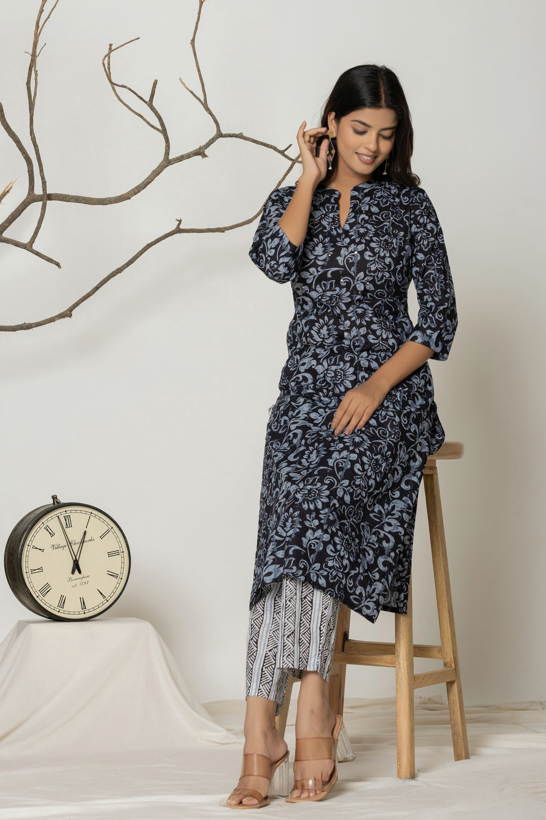 Women's Black Cotton Fabric Printed Kurta Set