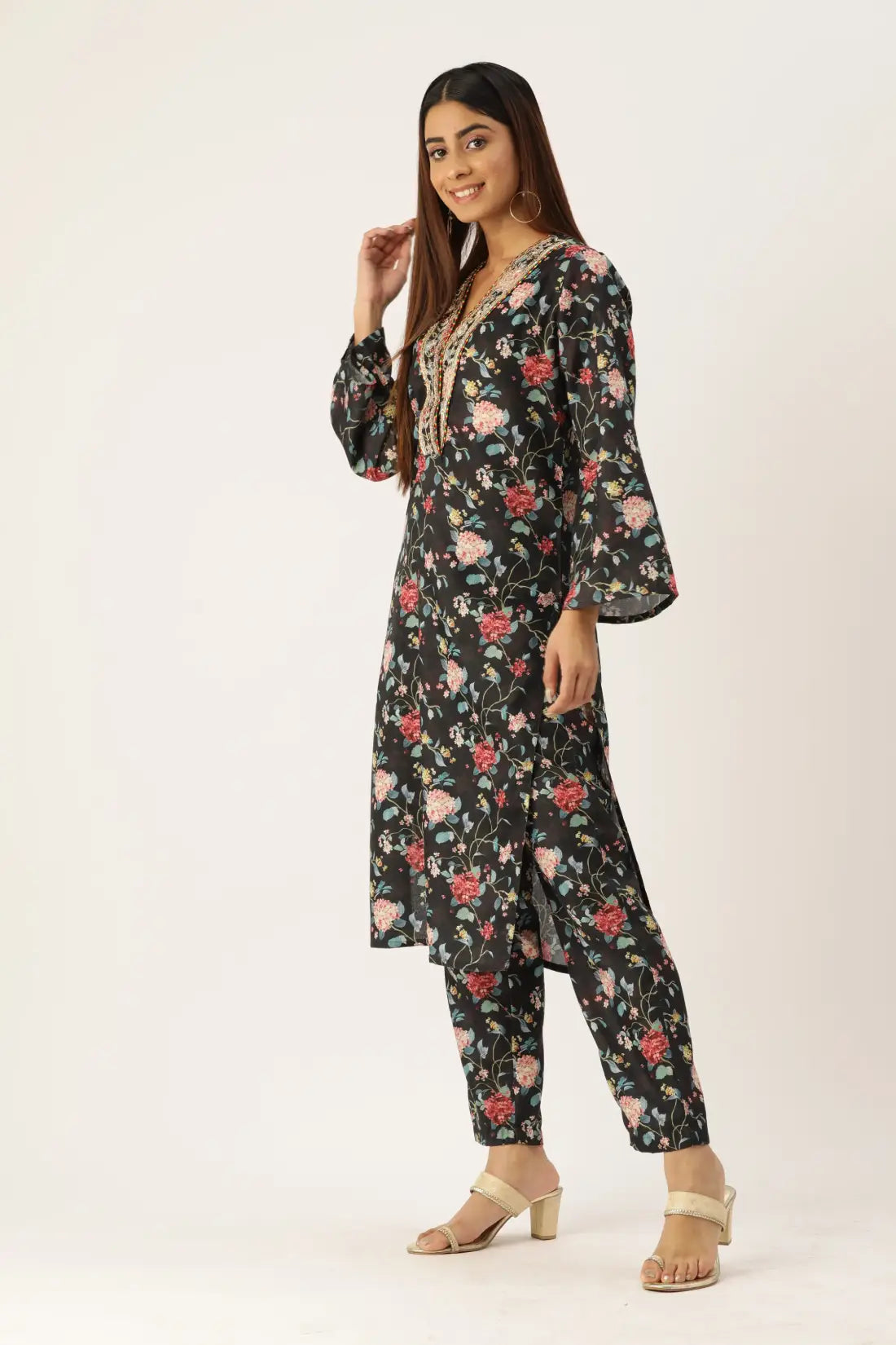 Women's Black Cotton Fabric Floral Printed Ethnic Kurta With Pants